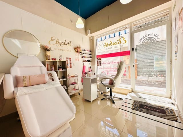 Erhverv til salg i Granada by - € 89.500 (Ref: 10047358)
