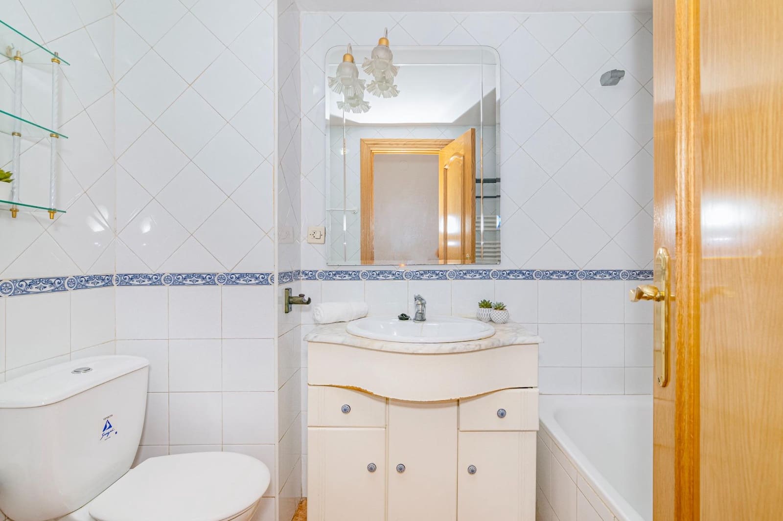3 sypialnia Mieszkanie na sprzedaż w Miasto Grenada - 270 000 € (Ref: 10047359)