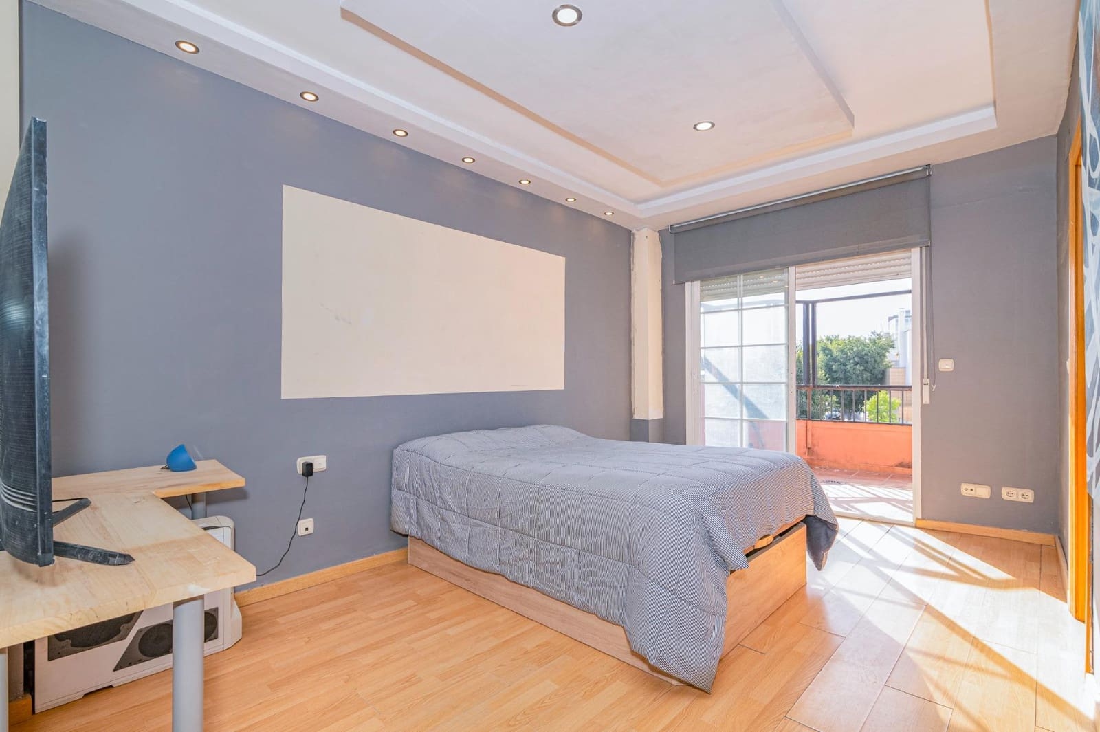 4 soveværelse Semi-Rækkehus til salg i Churriana de la Vega med swimmingpool garage - € 475.000 (Ref: 10047362)