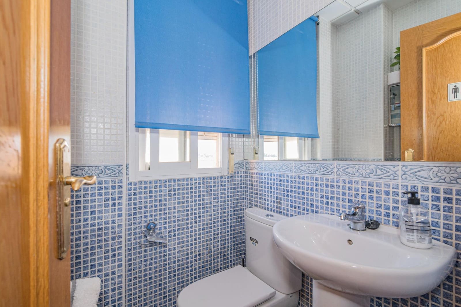 4 soveværelse Semi-Rækkehus til salg i Churriana de la Vega med swimmingpool garage - € 475.000 (Ref: 10047362)