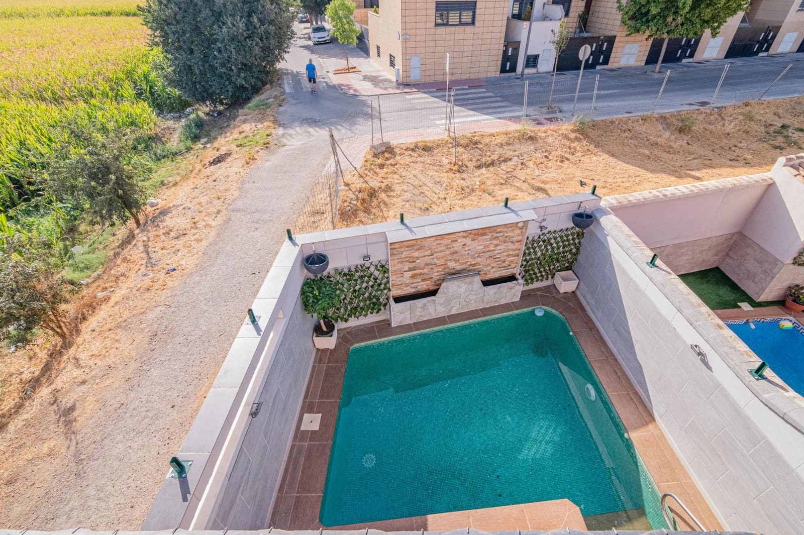 4 soveværelse Semi-Rækkehus til salg i Churriana de la Vega med swimmingpool garage - € 475.000 (Ref: 10047362)