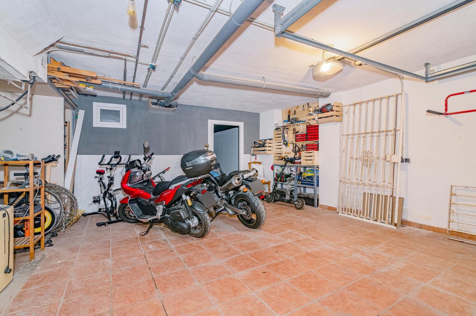 4 soveværelse Semi-Rækkehus til salg i Churriana de la Vega med swimmingpool garage - € 475.000 (Ref: 10047362)