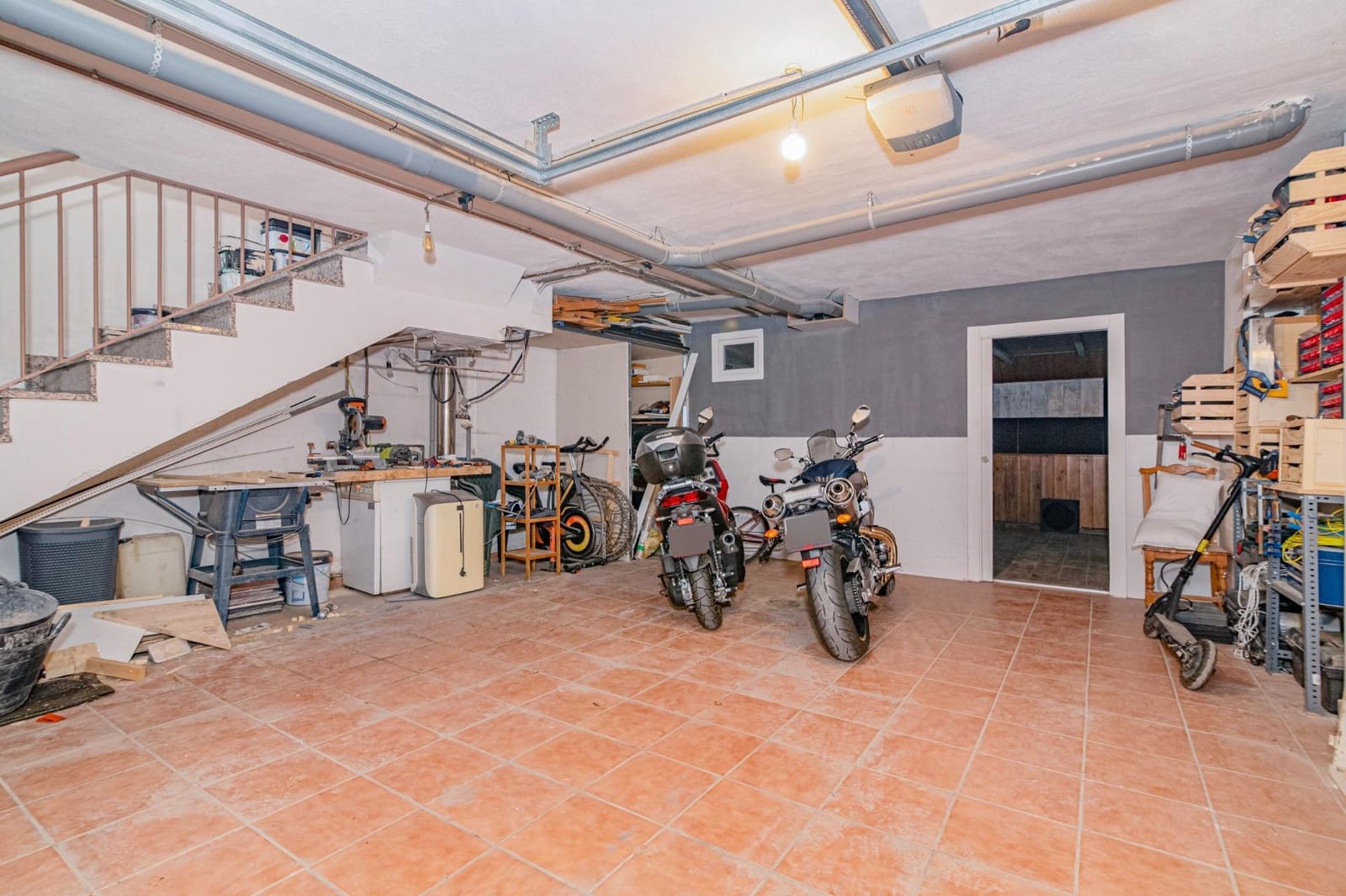 4 soveværelse Semi-Rækkehus til salg i Churriana de la Vega med swimmingpool garage - € 475.000 (Ref: 10047362)