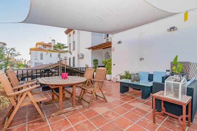 5 soverom Villa til salgs i Peligros med svømmebasseng garasje - € 410 000 (Ref: 10049317)