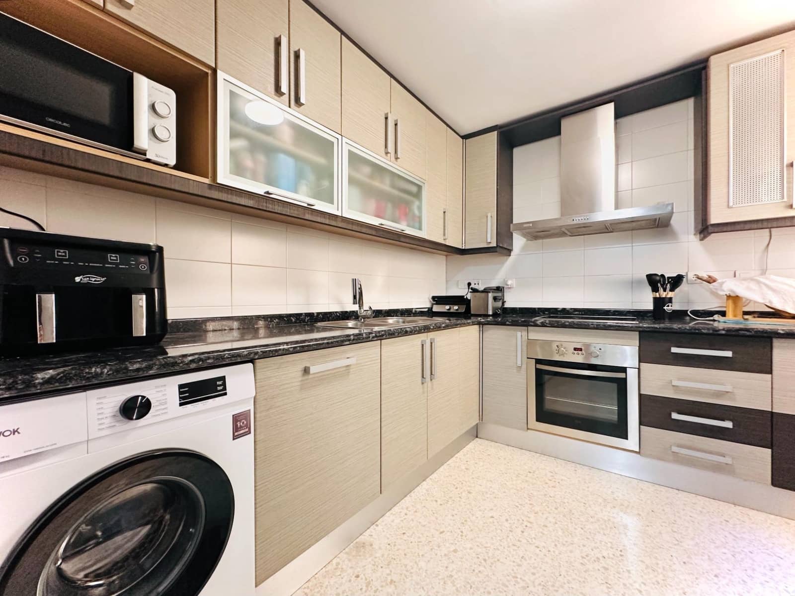 3 Zimmer Wohnung zu verkaufen in Granada Stadt mit Garage - 139.000 € (Ref: 10067978)