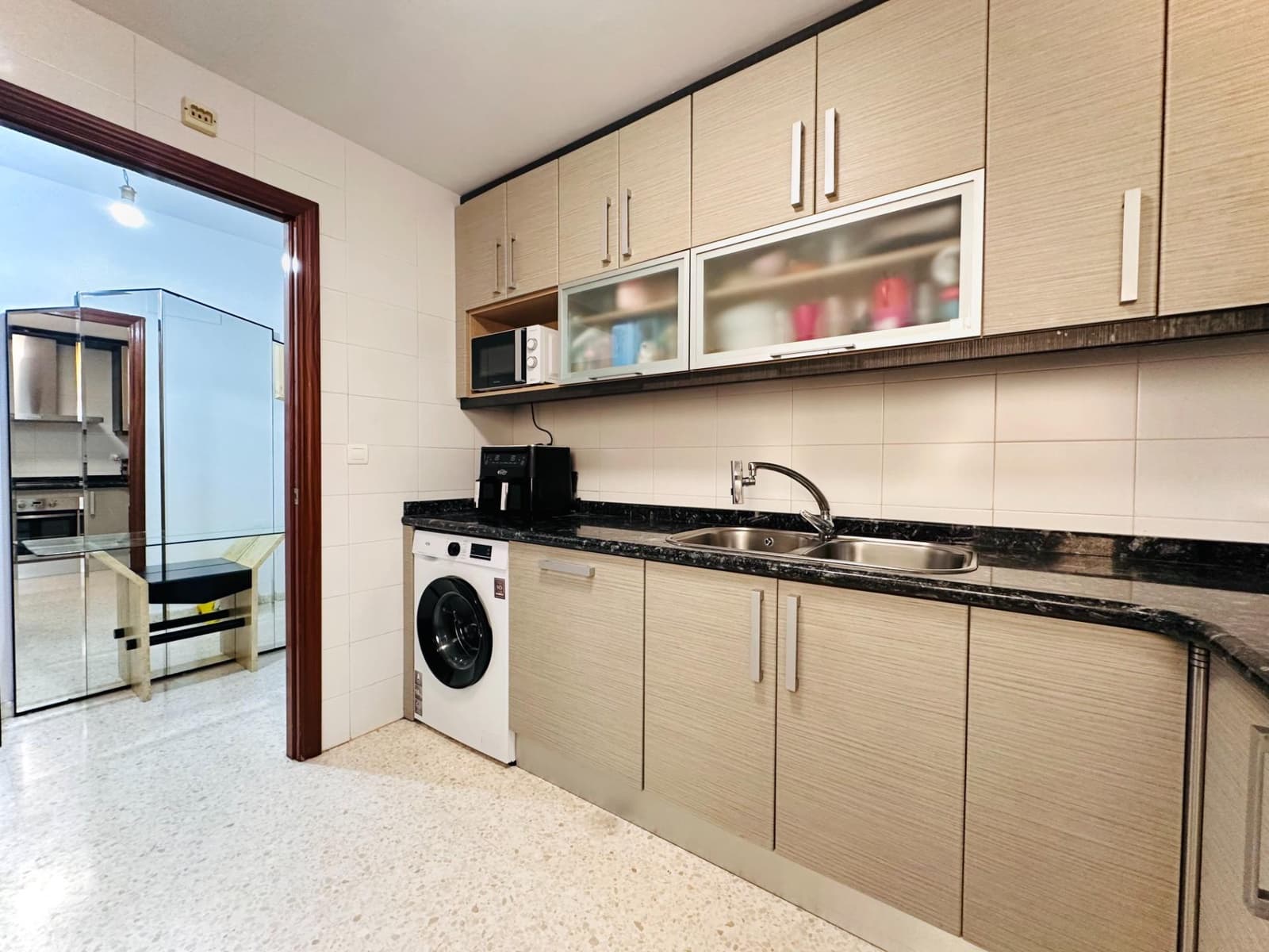 3 Zimmer Wohnung zu verkaufen in Granada Stadt mit Garage - 139.000 € (Ref: 10067978)