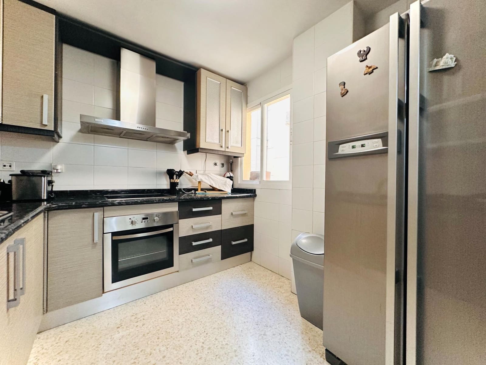 3 Zimmer Wohnung zu verkaufen in Granada Stadt mit Garage - 139.000 € (Ref: 10067978)