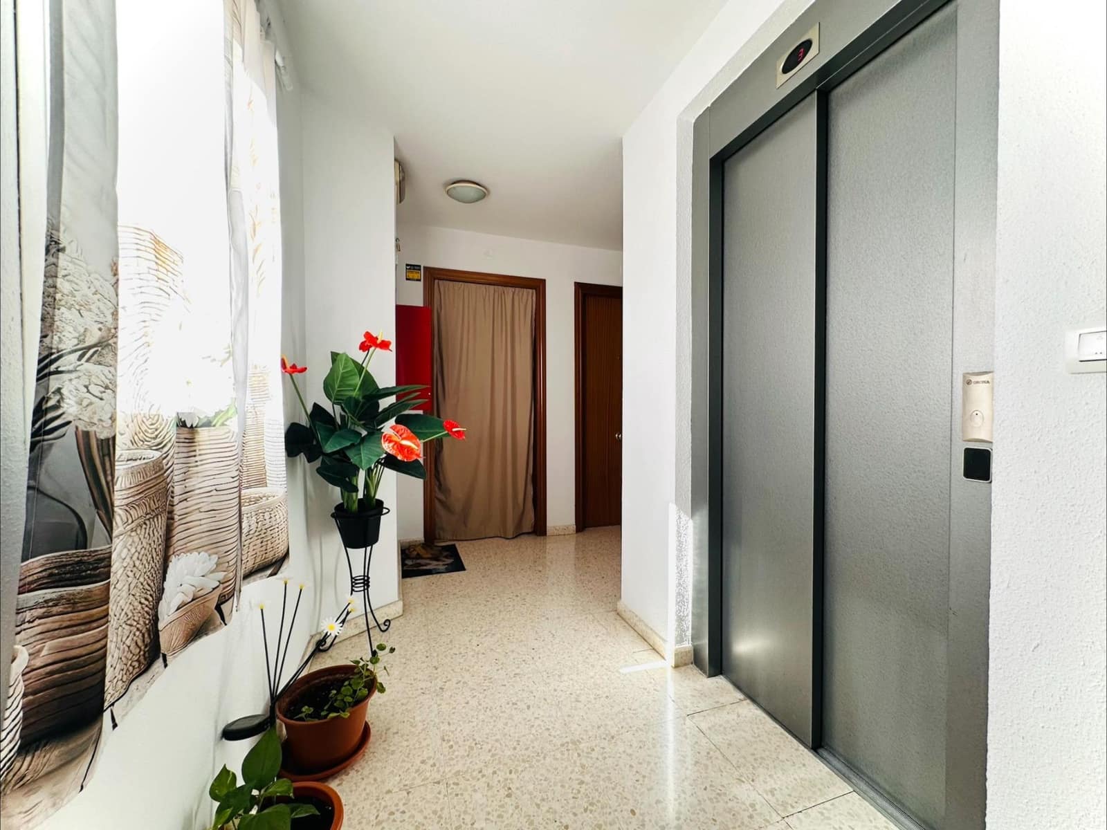 3 Zimmer Wohnung zu verkaufen in Granada Stadt mit Garage - 139.000 € (Ref: 10067978)