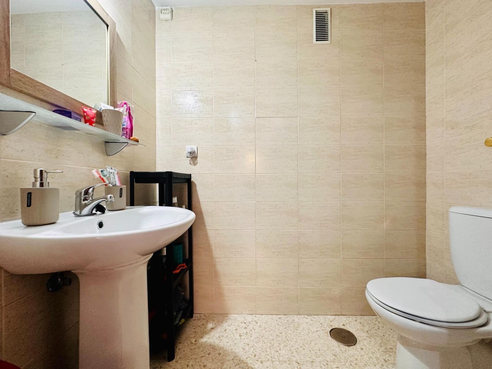 3 Zimmer Wohnung zu verkaufen in Granada Stadt mit Garage - 139.000 € (Ref: 10067978)
