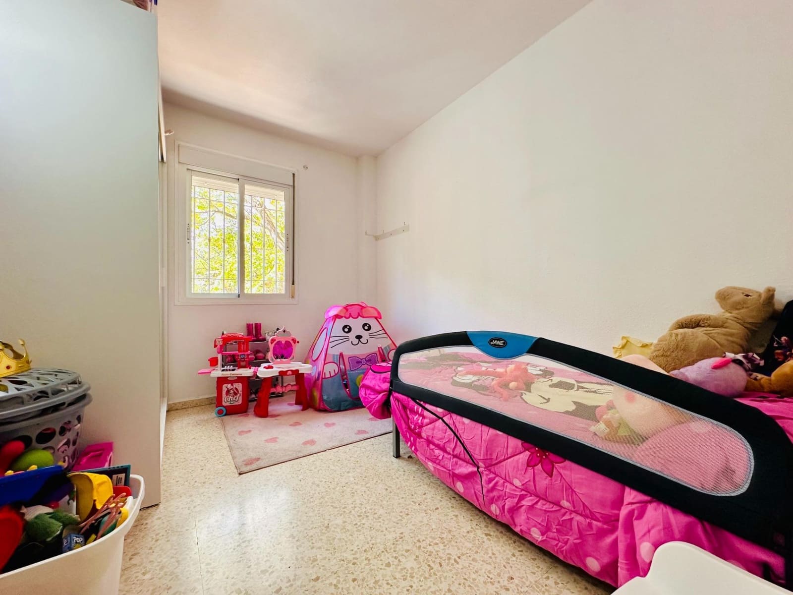 3 Zimmer Wohnung zu verkaufen in Granada Stadt mit Garage - 139.000 € (Ref: 10067978)
