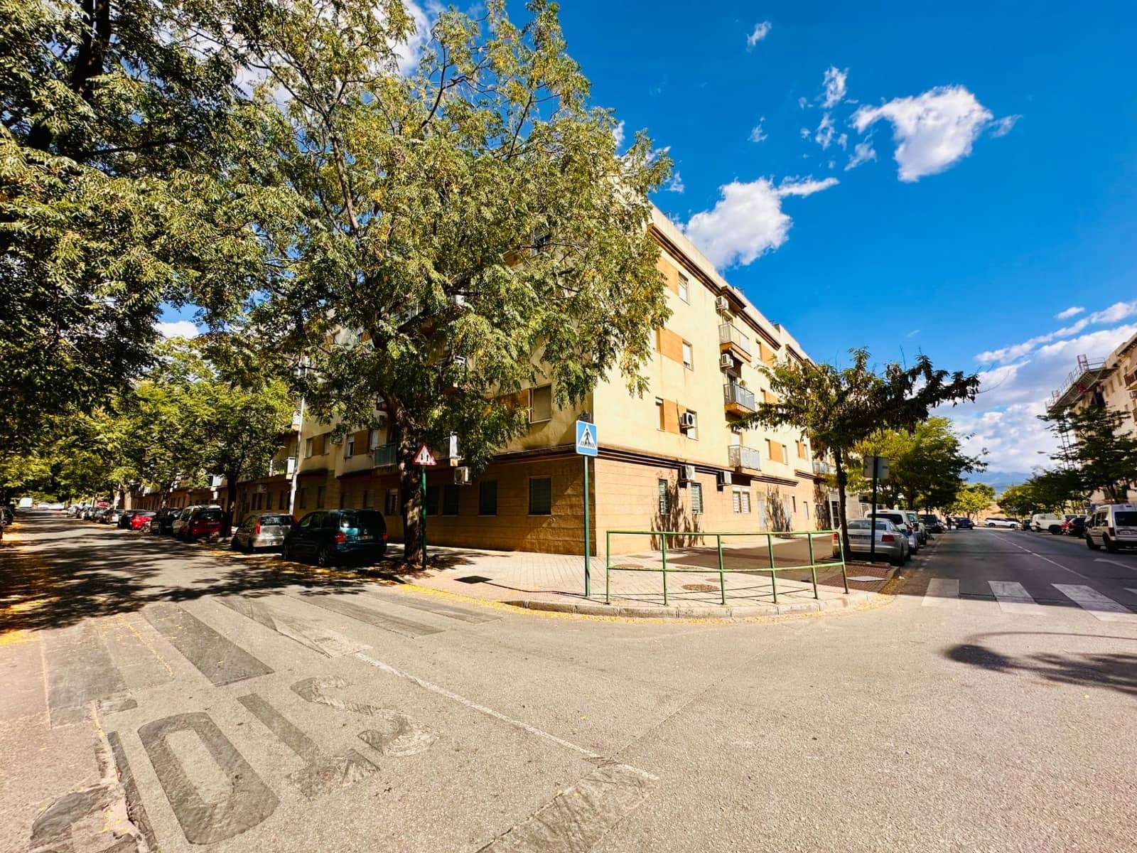 3 Zimmer Wohnung zu verkaufen in Granada Stadt mit Garage - 139.000 € (Ref: 10067978)