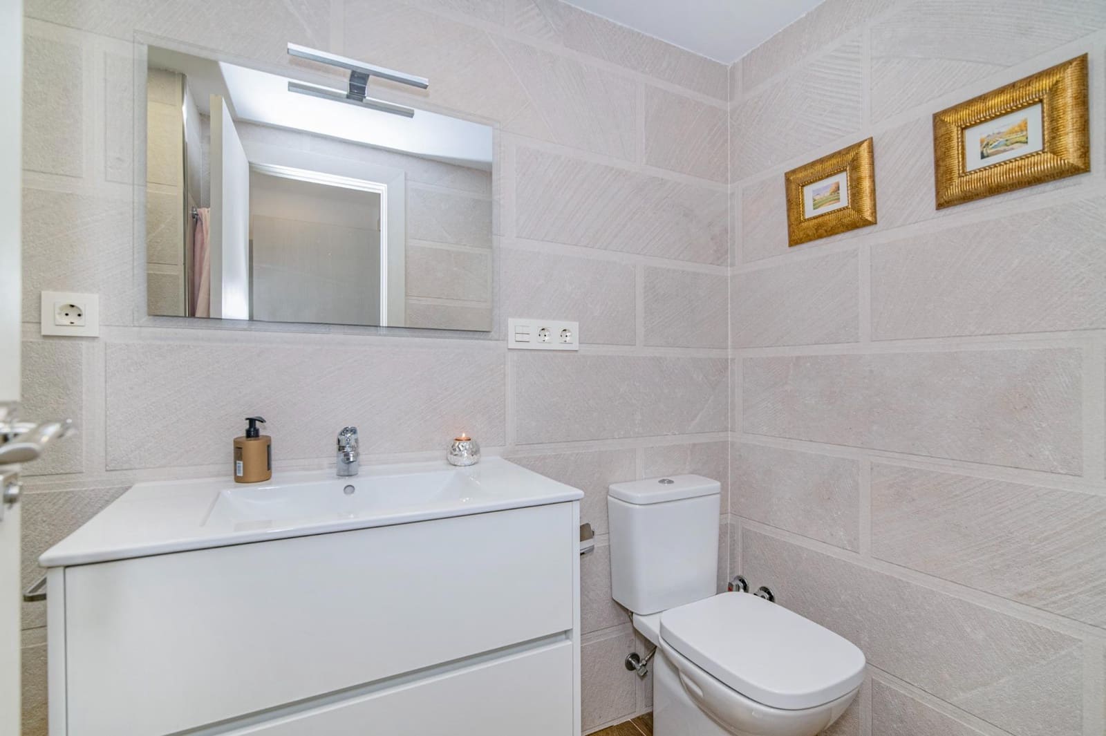 3 Zimmer Wohnung zu verkaufen in Granada Stadt - 410.000 € (Ref: 10067979)