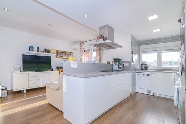 3 Zimmer Wohnung zu verkaufen in Granada Stadt - 410.000 € (Ref: 10067979)