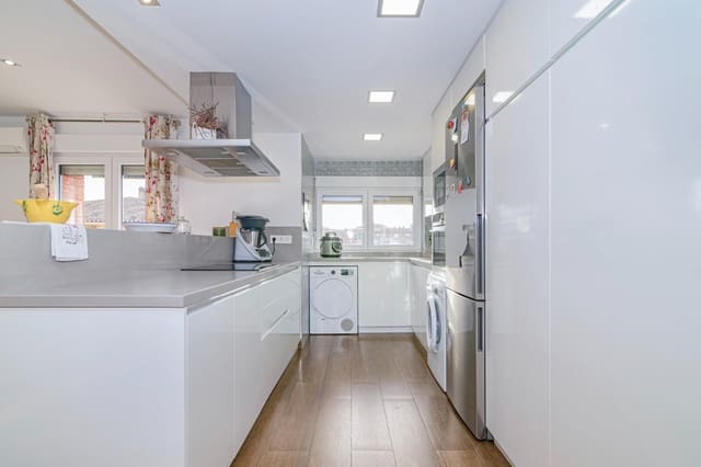 3 Zimmer Wohnung zu verkaufen in Granada Stadt - 410.000 € (Ref: 10067979)