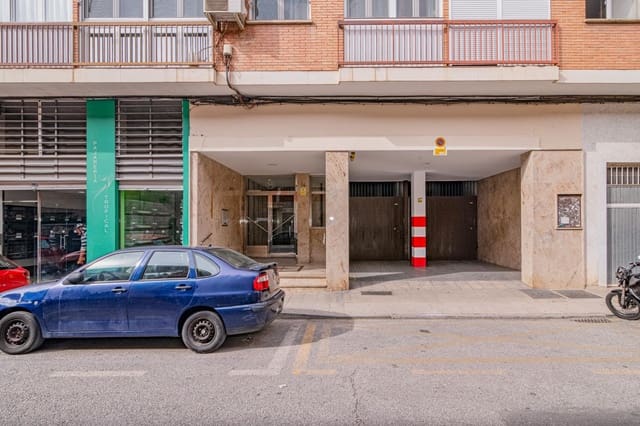 Piso de 4 habitaciones en Granada ciudad en venta con garaje - 359.999 € (Ref: 10076468)