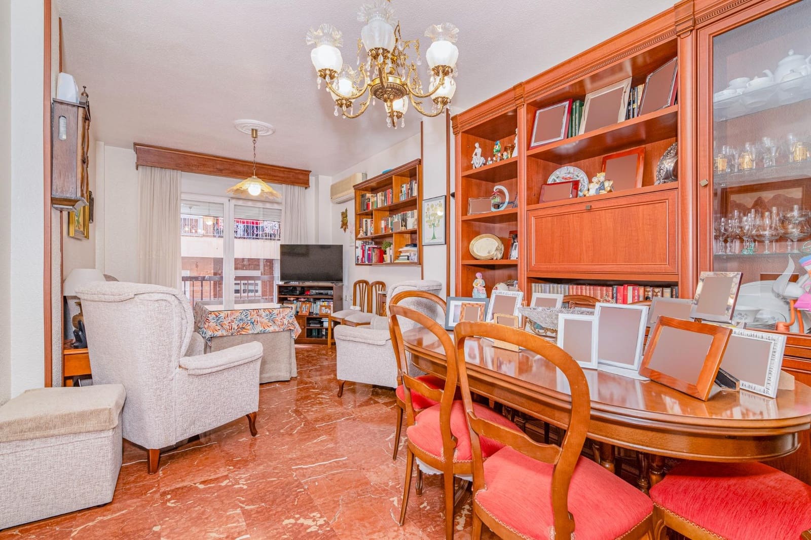 4 bedroom Flat for sale in Granada city with garage - € 359,999 (Ref: 10076468)