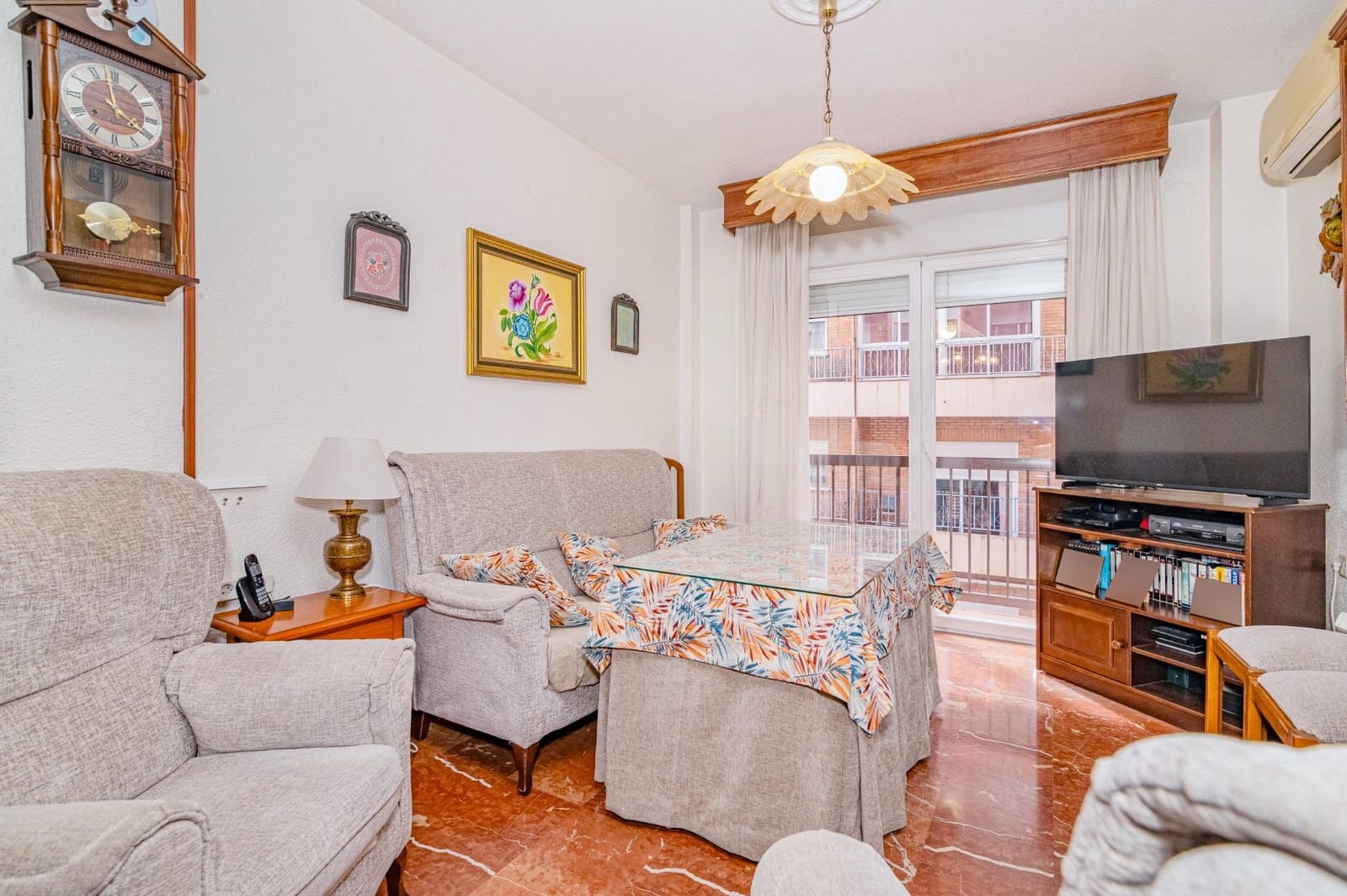 4 bedroom Flat for sale in Granada city with garage - € 359,999 (Ref: 10076468)