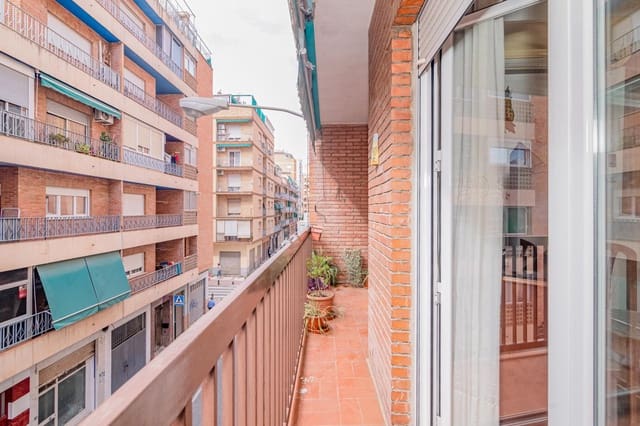 Piso de 4 habitaciones en Granada ciudad en venta con garaje - 359.999 € (Ref: 10076468)