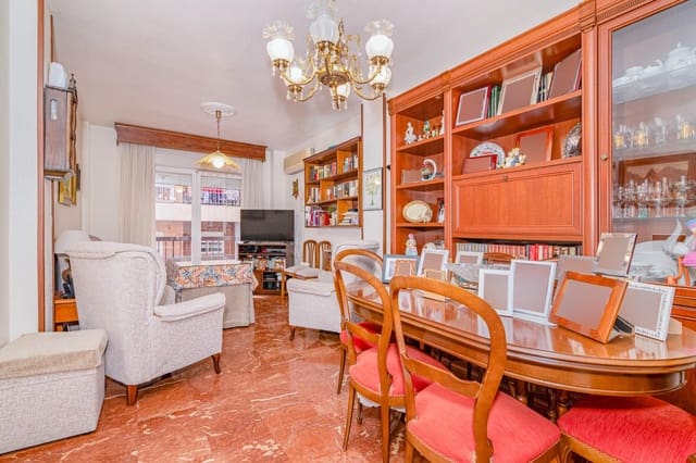 Piso de 4 habitaciones en Granada ciudad en venta con garaje - 359.999 € (Ref: 10076468)