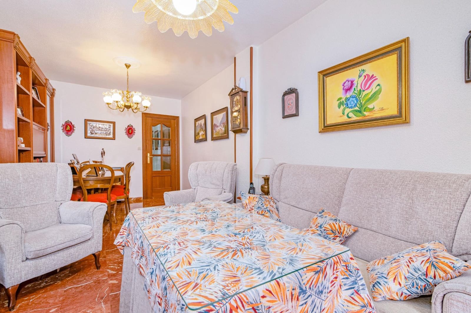 4 bedroom Flat for sale in Granada city with garage - € 359,999 (Ref: 10076468)