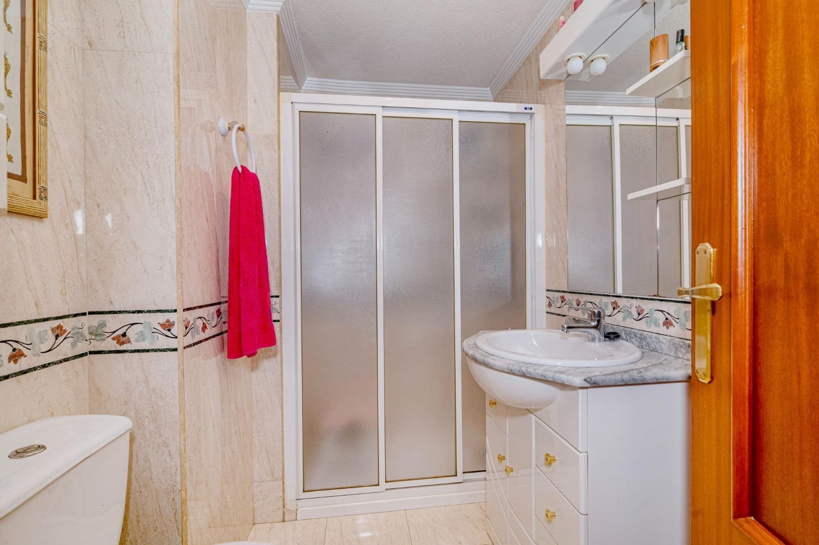 4 bedroom Flat for sale in Granada city with garage - € 359,999 (Ref: 10076468)