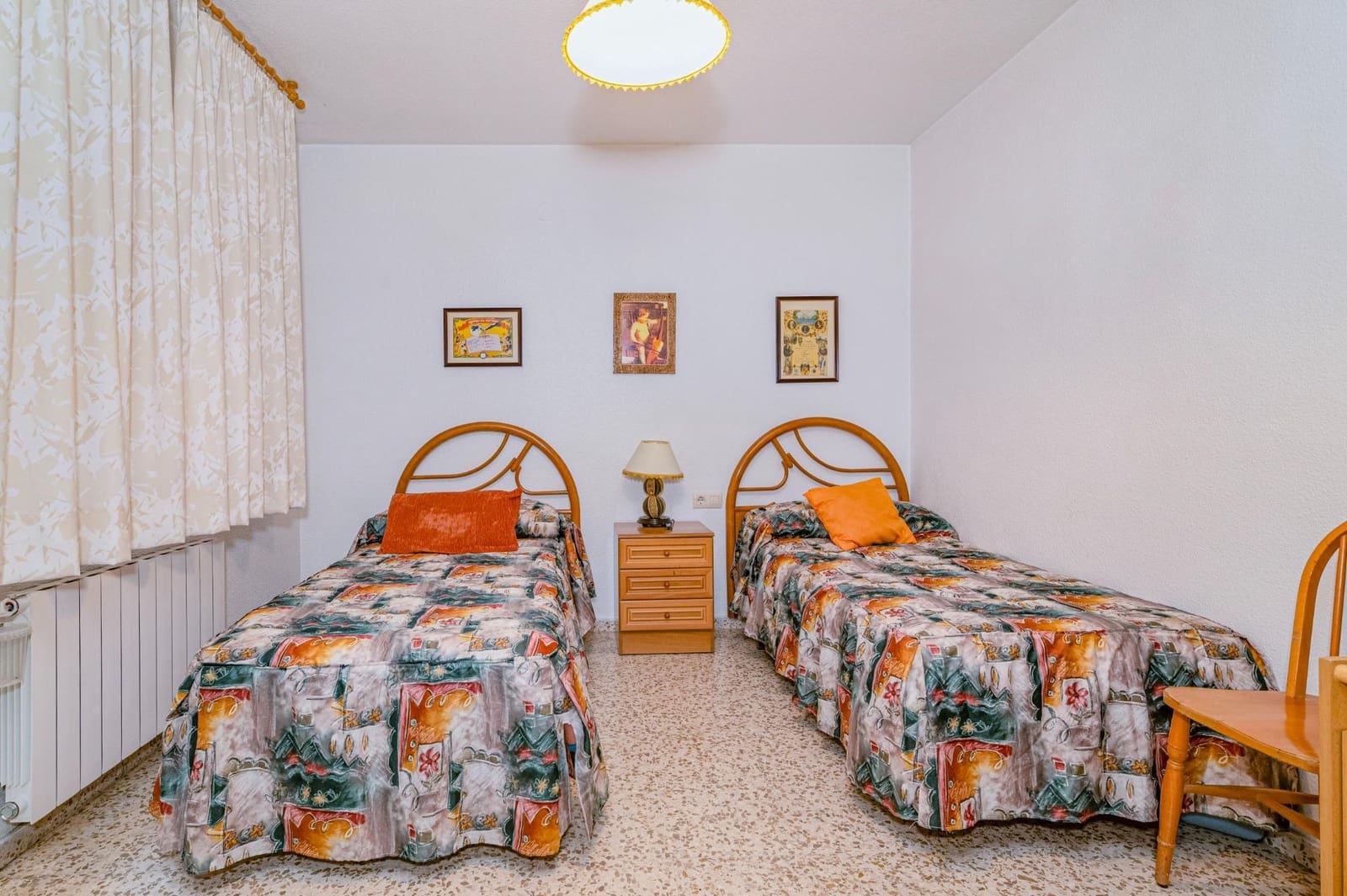 4 bedroom Flat for sale in Granada city with garage - € 359,999 (Ref: 10076468)