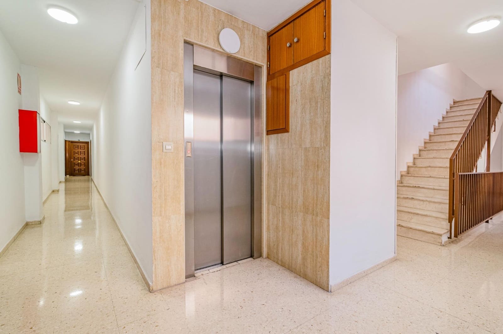 4 bedroom Flat for sale in Granada city with garage - € 359,999 (Ref: 10076468)