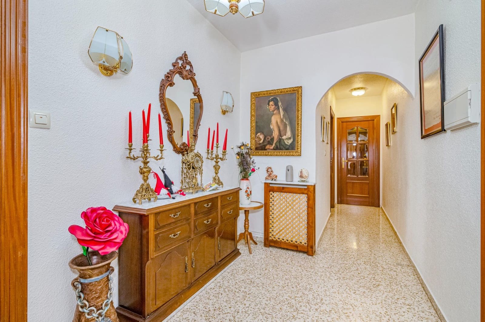 4 bedroom Flat for sale in Granada city with garage - € 359,999 (Ref: 10076468)