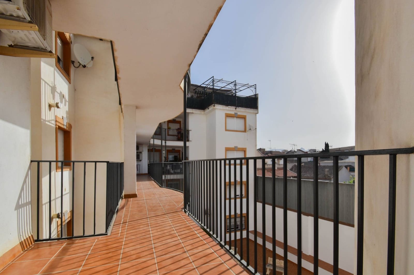 Piso de 3 habitaciones en Atarfe en venta con garaje - 140.000 € (Ref: 10078420)