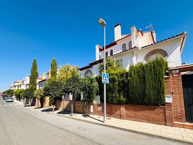 3 Zimmer Villa zu verkaufen in Peligros mit Pool Garage - 320.000 € (Ref: 10089752)