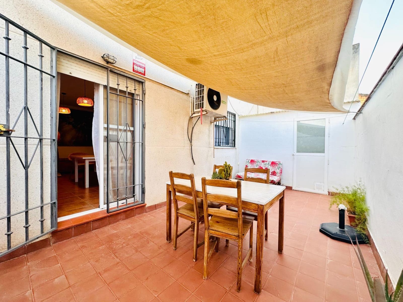 2 slaapkamer Flat te koop in Churriana de la Vega met garage - € 175.000 (Ref: 10089755)