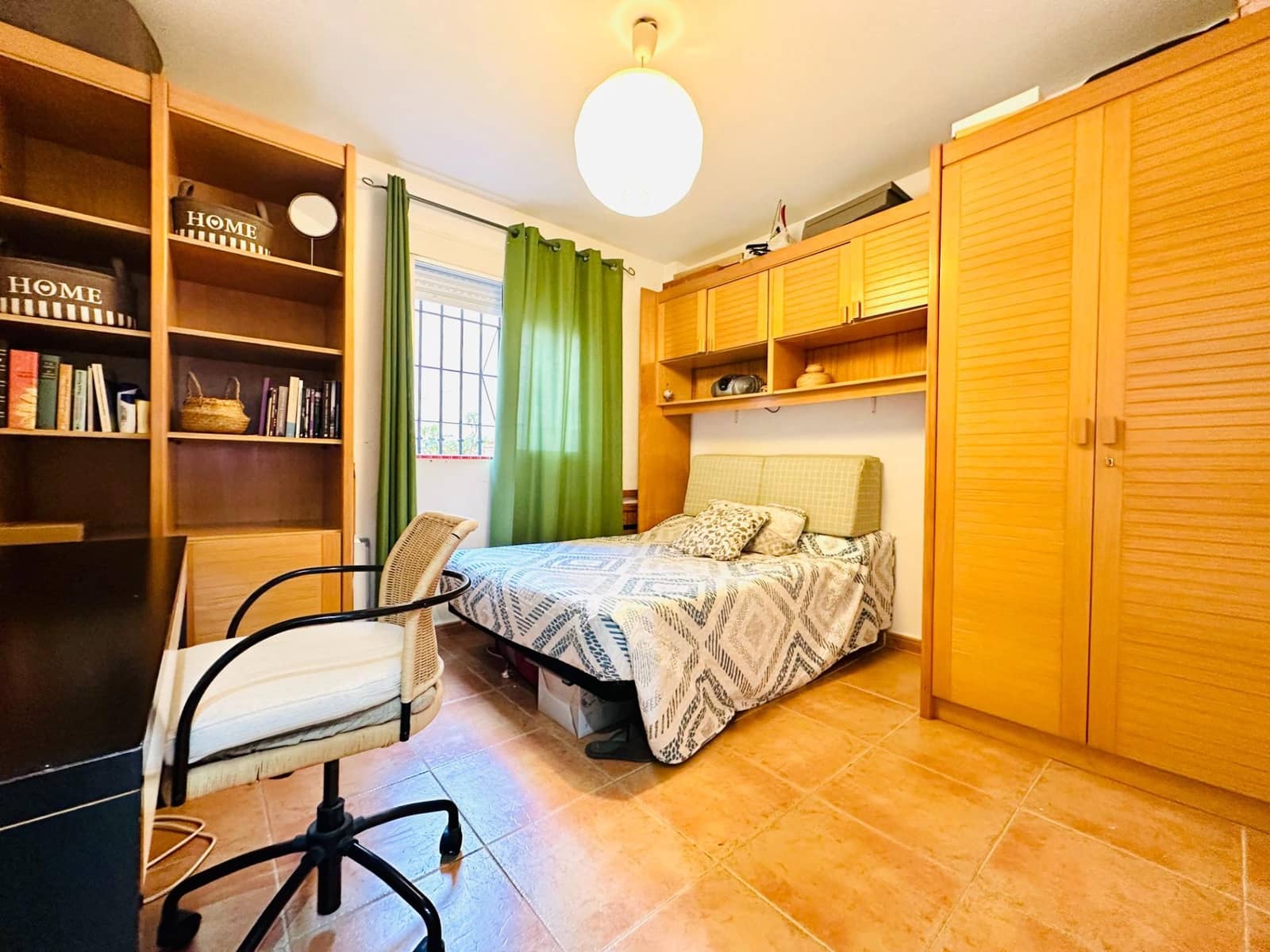 2 slaapkamer Flat te koop in Churriana de la Vega met garage - € 175.000 (Ref: 10089755)