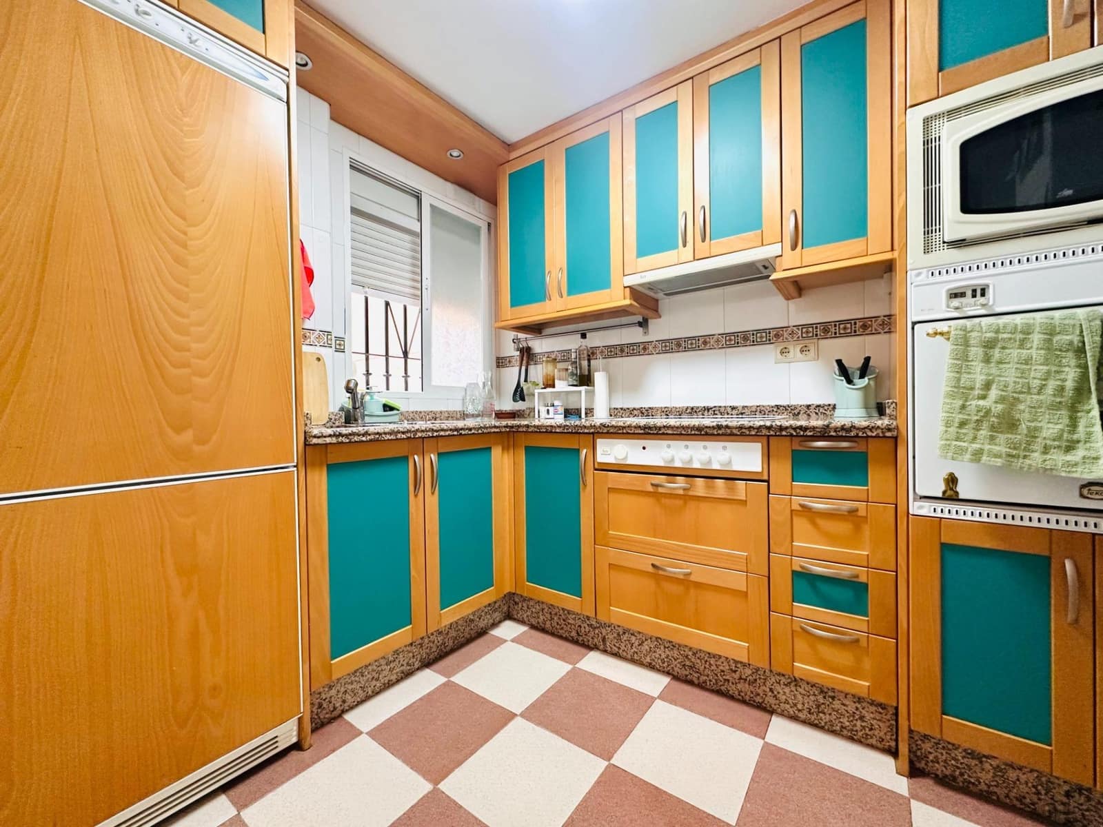 2 slaapkamer Flat te koop in Churriana de la Vega met garage - € 175.000 (Ref: 10089755)