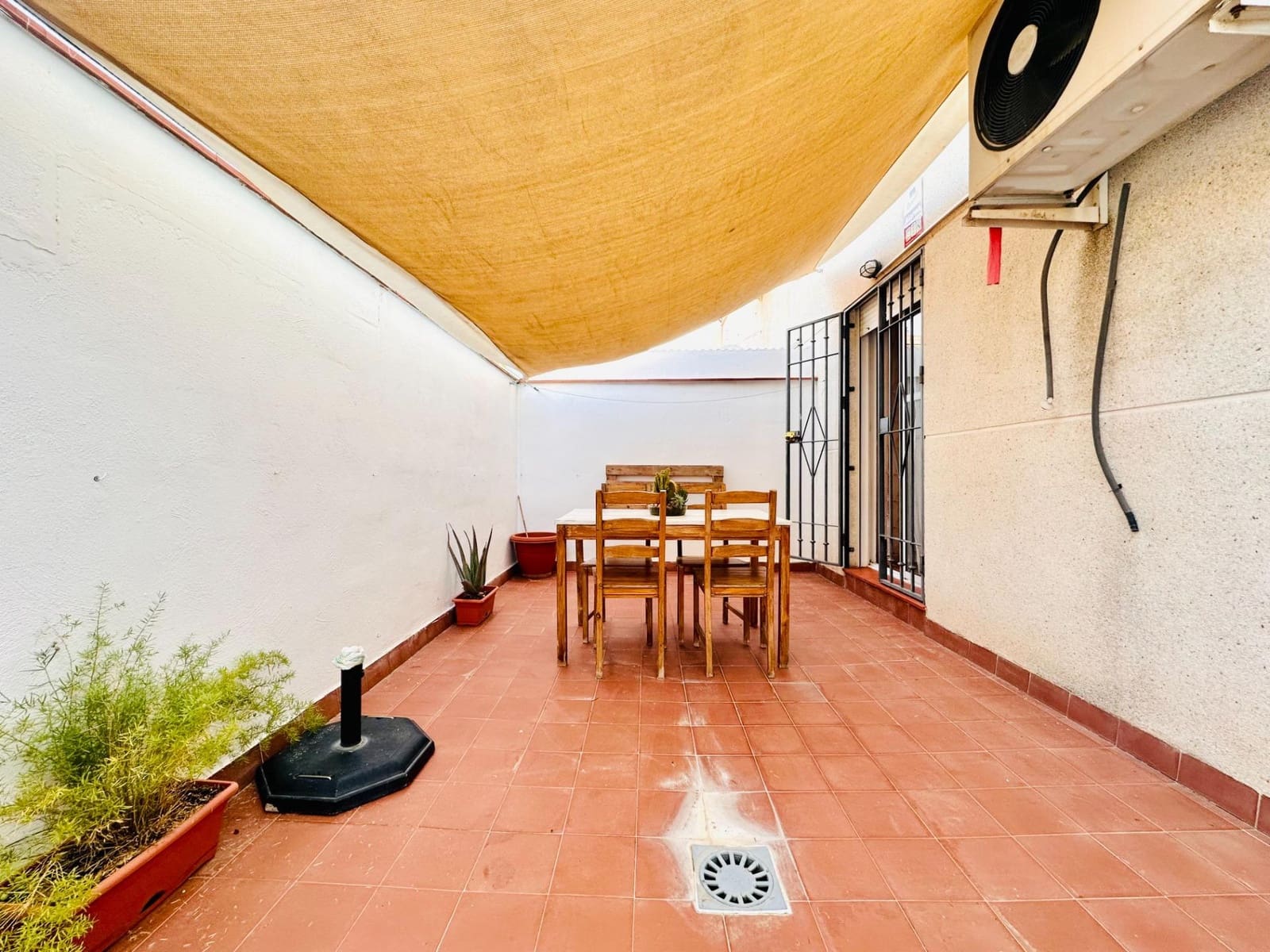 2 slaapkamer Flat te koop in Churriana de la Vega met garage - € 175.000 (Ref: 10089755)