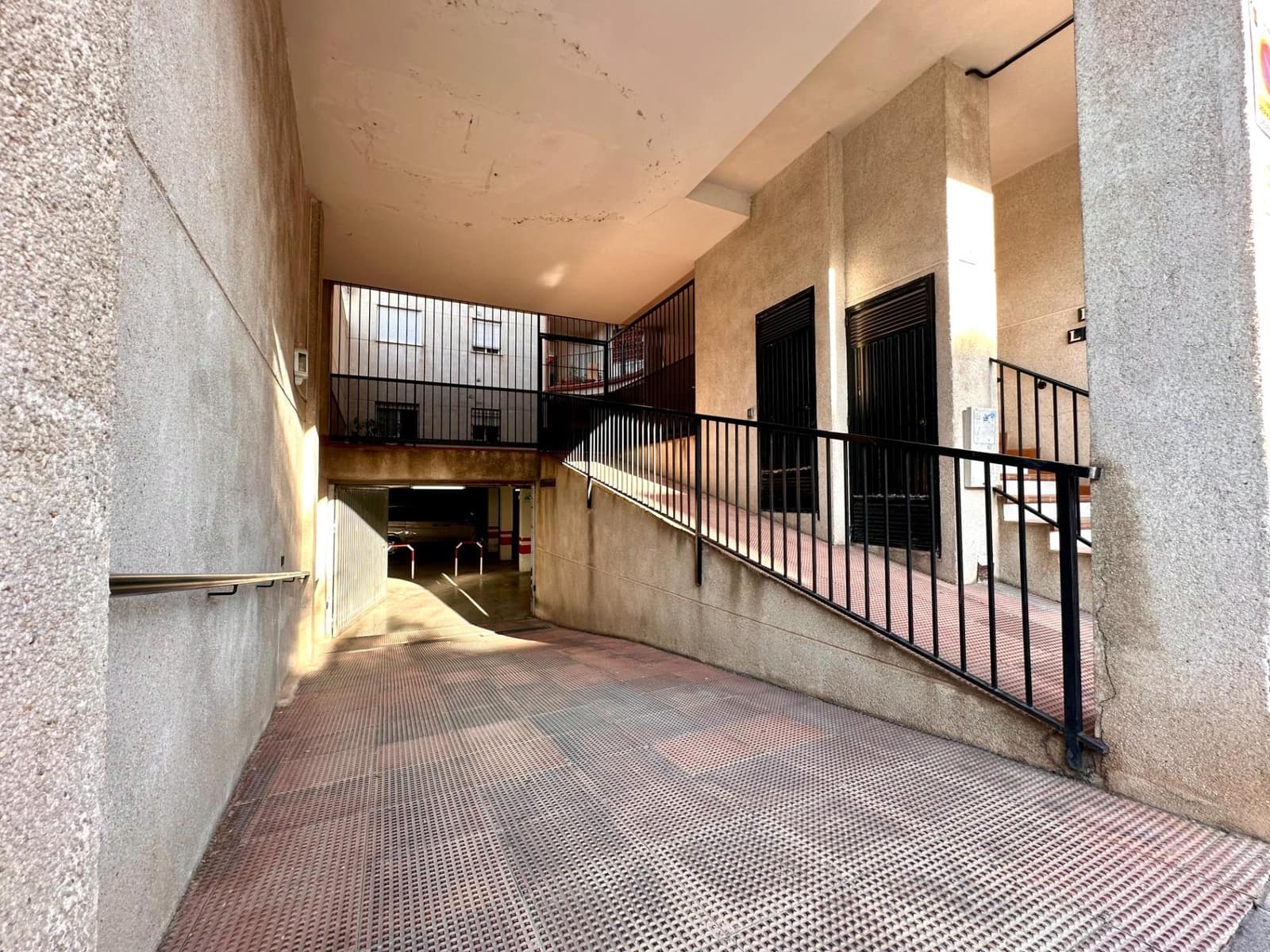 2 slaapkamer Flat te koop in Churriana de la Vega met garage - € 175.000 (Ref: 10089755)
