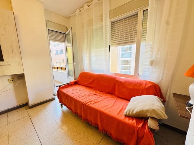 3 Zimmer Wohnung zu vermieten in Granada Stadt - 300 € (Ref: 10089756)