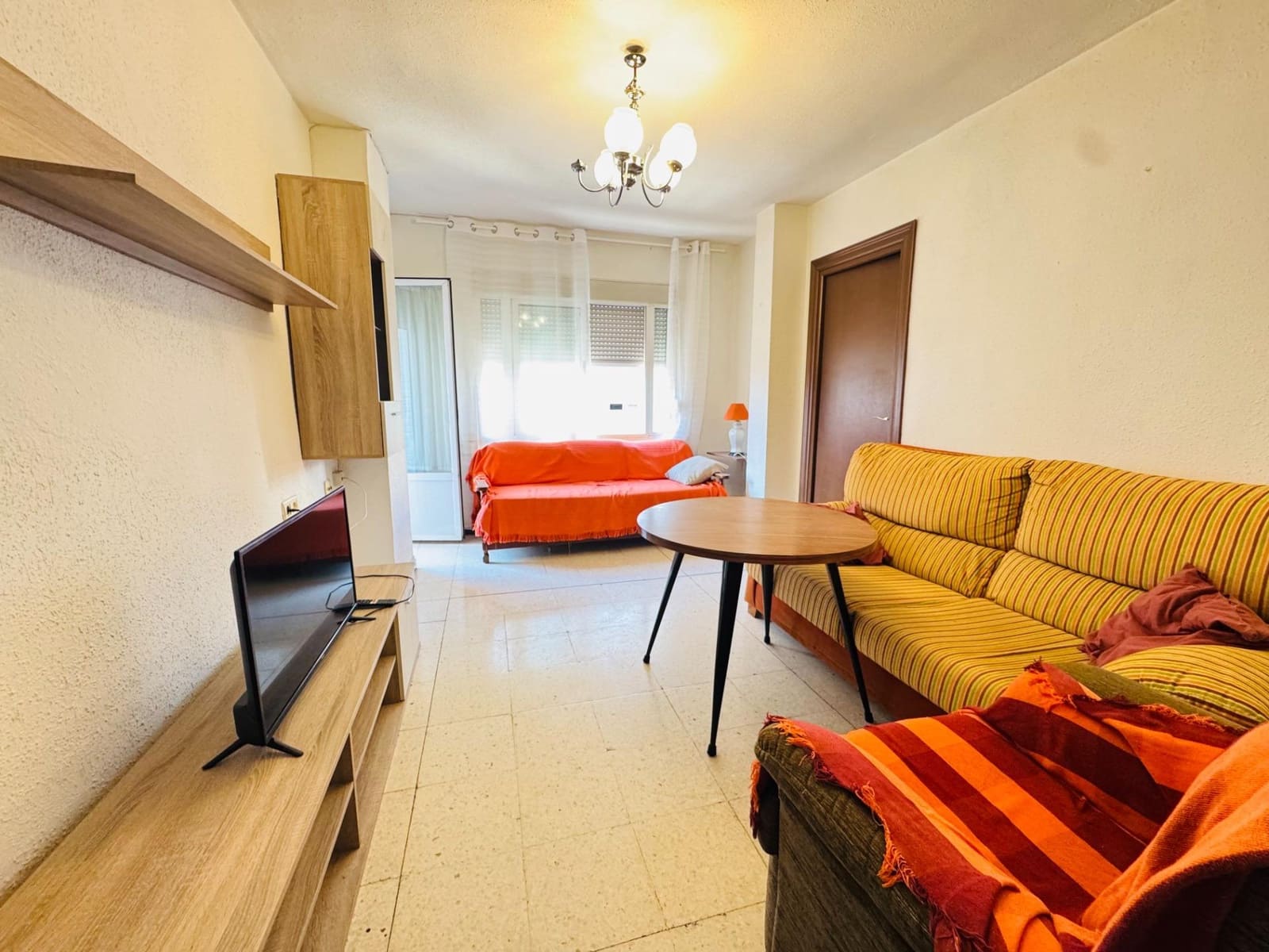 3 Zimmer Wohnung zu vermieten in Granada Stadt - 300 € (Ref: 10089756)