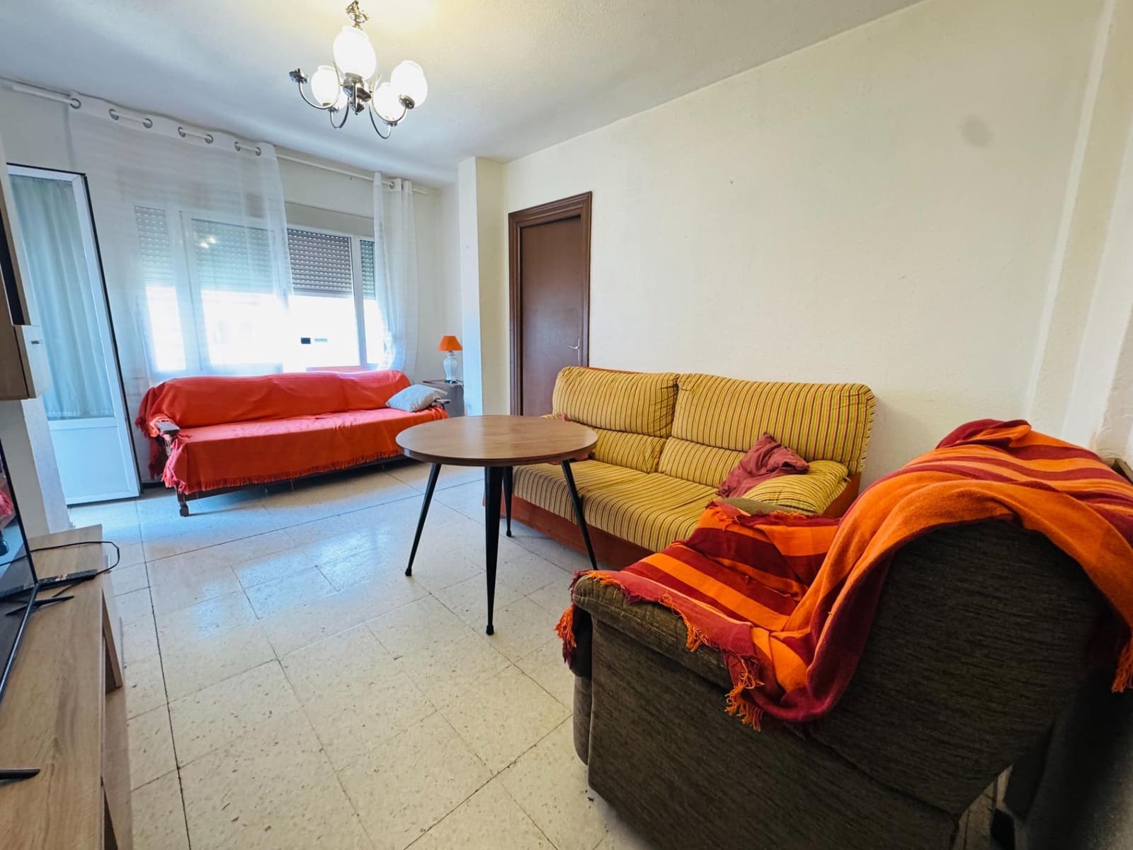 3 Zimmer Wohnung zu vermieten in Granada Stadt - 300 € (Ref: 10089756)