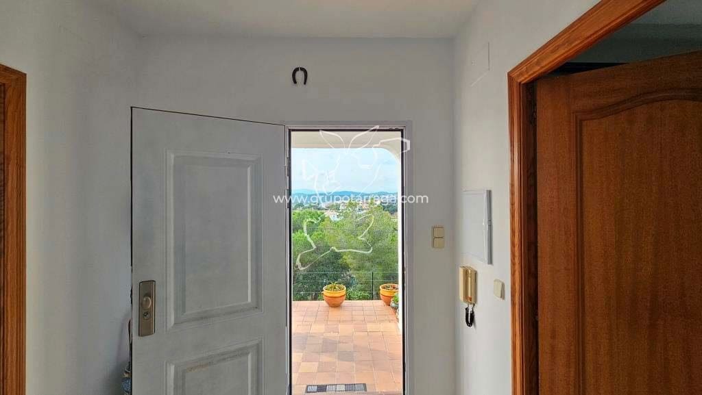 5 bedroom Villa for sale in Lloret de Mar with pool garage - € 660,000 (Ref: 9128645)