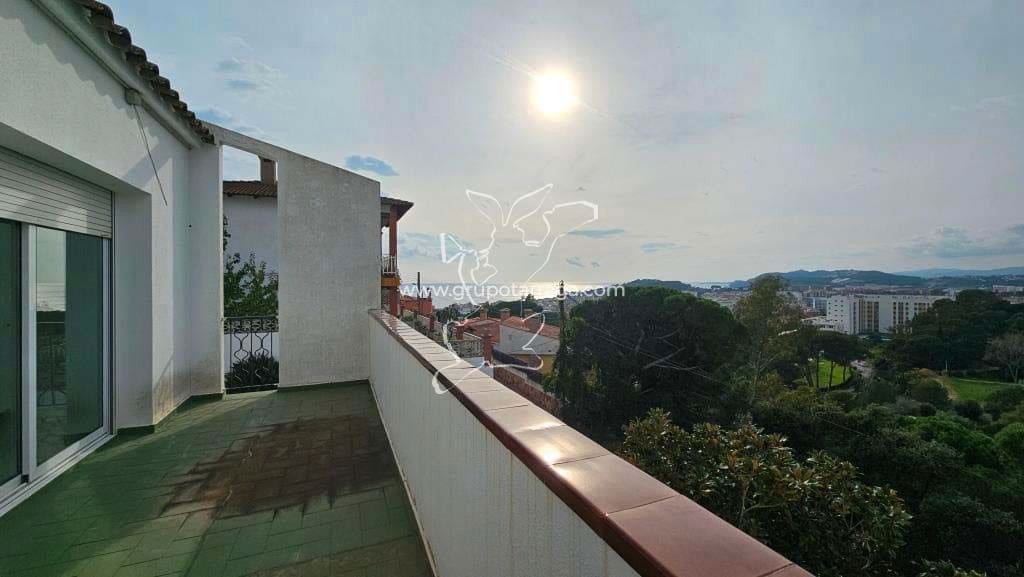 5 bedroom Villa for sale in Lloret de Mar with pool garage - € 660,000 (Ref: 9128645)