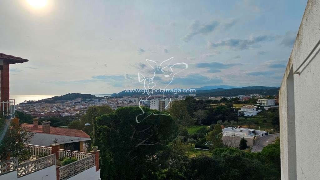 5 bedroom Villa for sale in Lloret de Mar with pool garage - € 660,000 (Ref: 9128645)