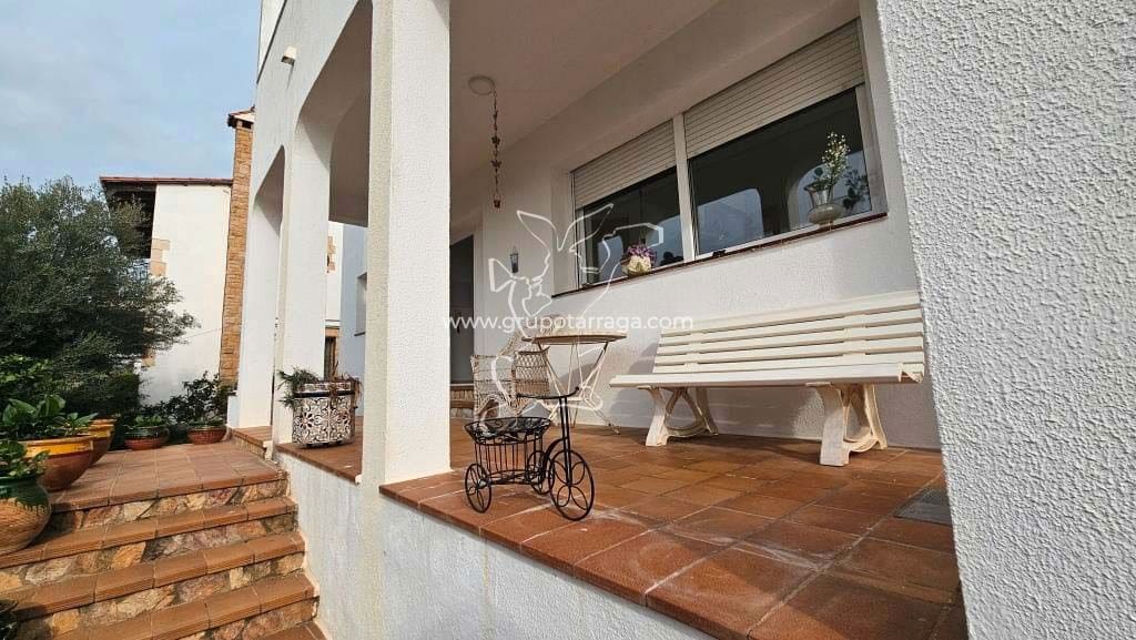 5 bedroom Villa for sale in Lloret de Mar with pool garage - € 660,000 (Ref: 9128645)