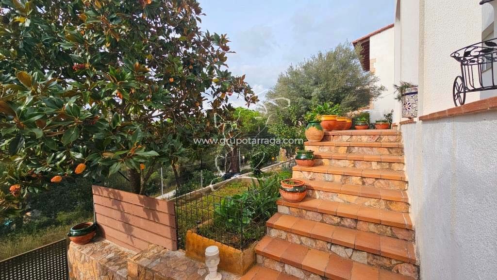5 bedroom Villa for sale in Lloret de Mar with pool garage - € 660,000 (Ref: 9128645)