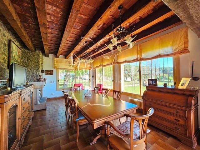 5 bedroom Finca/Country House for sale in Caldes de Malavella with pool garage - € 875,000 (Ref: 9128650)