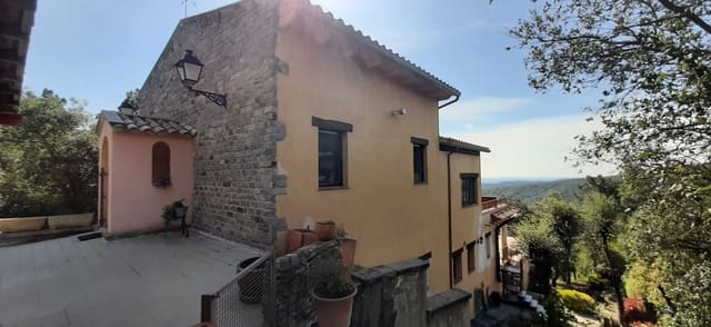 4 Zimmer Finca/Landgut zu verkaufen in Urbanitzacions del Nord, Lloret de Mar mit Pool Garage - 395.000 € (Ref: 9128656)