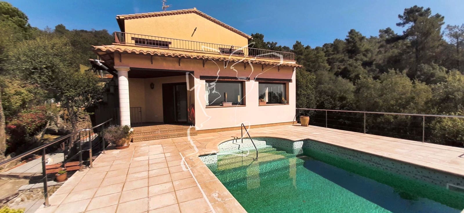 4 soveværelse Finca/Landehus til salg i Lloret de Mar med swimmingpool garage - € 395.000 (Ref: 9128656)