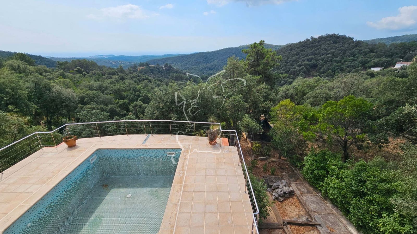 4 soveværelse Finca/Landehus til salg i Lloret de Mar med swimmingpool garage - € 395.000 (Ref: 9128656)