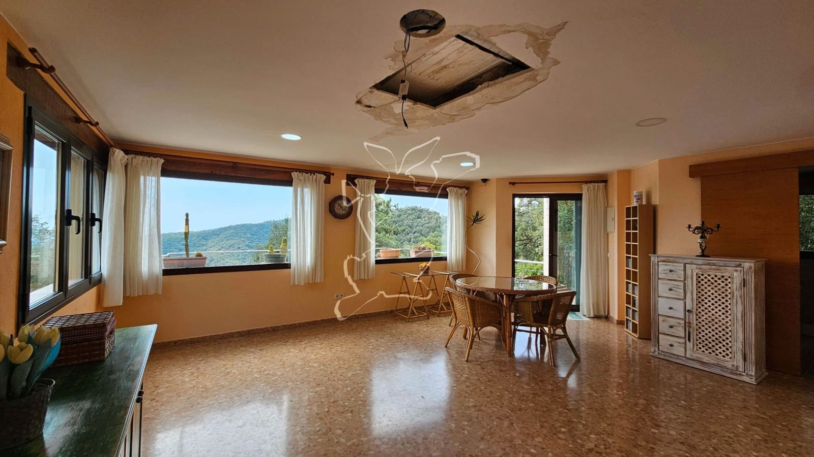 4 soveværelse Finca/Landehus til salg i Lloret de Mar med swimmingpool garage - € 395.000 (Ref: 9128656)