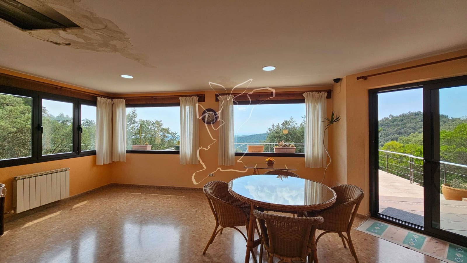 4 soveværelse Finca/Landehus til salg i Lloret de Mar med swimmingpool garage - € 395.000 (Ref: 9128656)