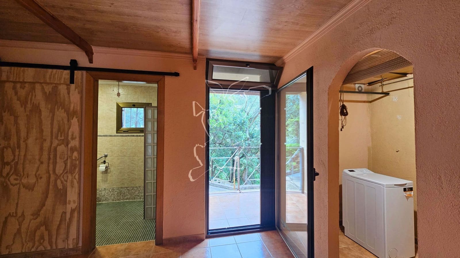 4 soveværelse Finca/Landehus til salg i Lloret de Mar med swimmingpool garage - € 395.000 (Ref: 9128656)